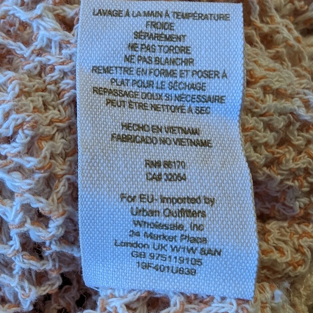Free People New Romantics Heirloom Rashele Cropped crocheted Long Sleeve Size XS
